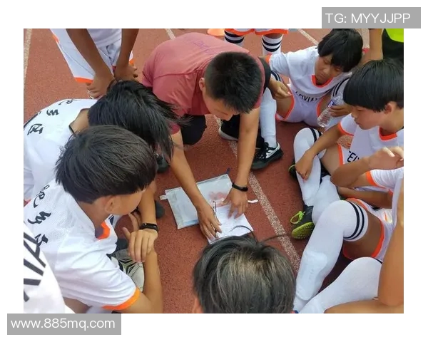 武汉足球队的耐力之谜:揭秘他们如何在赛场上拼搏到底 武汉足球队的耐力之谜:揭秘他们如何在赛场上拼搏到底