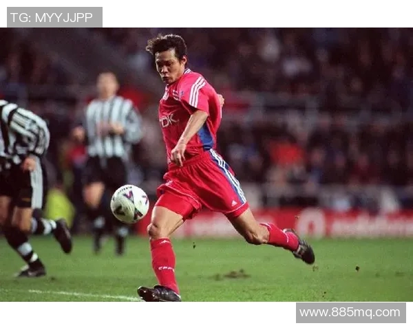 足球明星展现卓越品质的感人瞬间与背后故事 足球明星展现卓越品质的感人瞬间与背后故事